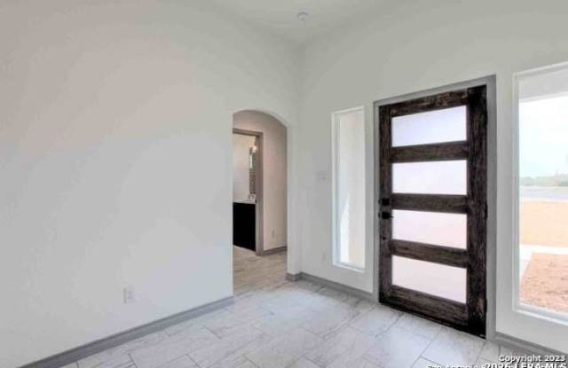 106 Jeff Vaughn Gallery 3