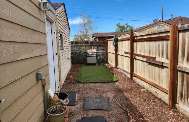 2 bed/1 bath ADU w/small yard, shed and parking photos photos