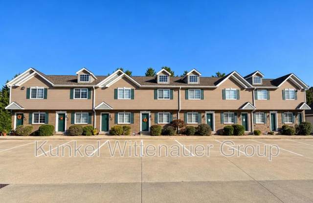 704 E Fountain View Gallery 1