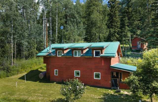 Spacious 4-Bedroom Home with Heated Shop – $3,000/Month Gallery 1