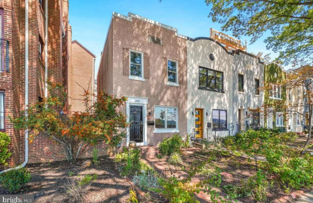 1342 L Street SE Gallery 2