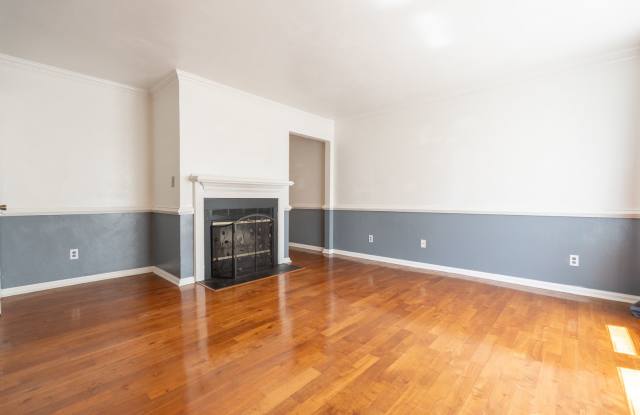 MOVE IN READY 2 Bedroom in Kempsville, Virginia Beach! photos photos
