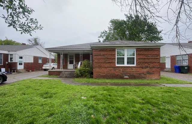 2 BED 1 BATH DUPLEX FOR LEASE NOW! Gallery 1
