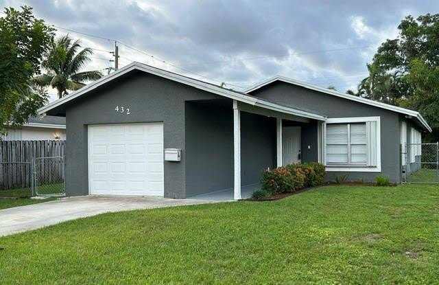 432 NE 23rd St photos photos