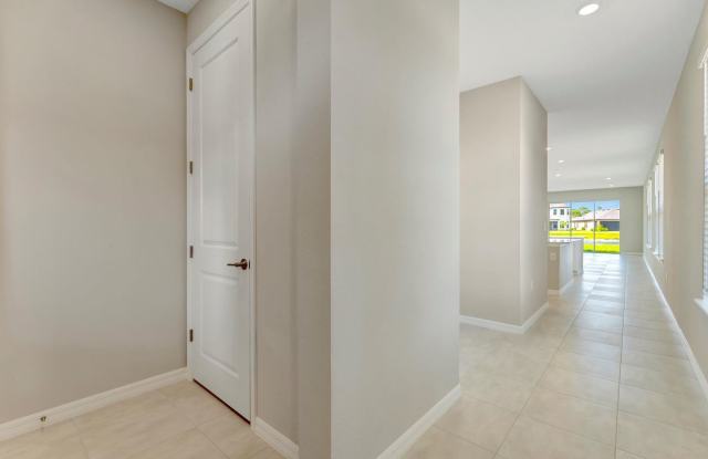 3BR Lake-View + Den Home in Gated Community of Palmero Gallery 3