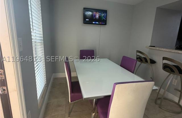 1955 NW 5th Pl Gallery 4