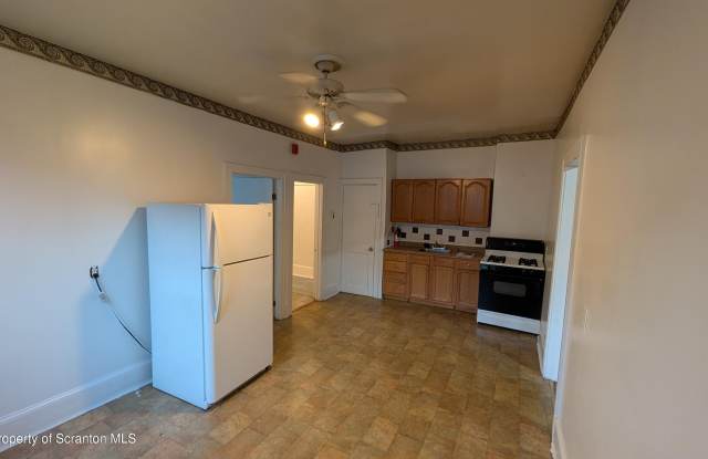 914 W Lackawanna Avenue Gallery 2