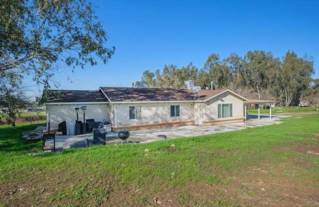 Peaceful Country Living on Thermal Road 3 Bed, 2 Bath Home on 1+ Acres (Up to 15 Acres Available!) - 28132 Thermal Road, Fresno County, CA 93657