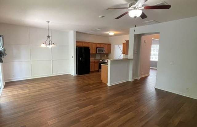 Spaciuos 2 BD 2.5 BA Townhouse | Antioch Gem Gallery 4