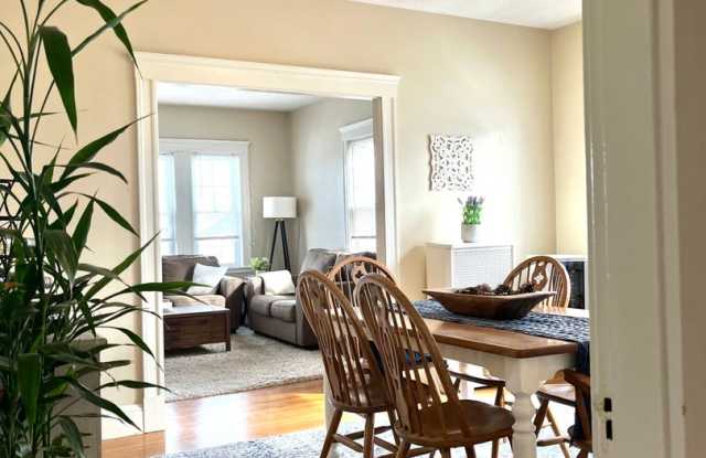 Newly renovated 3 bedroom with a bonus room photos photos