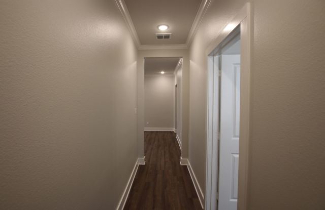 Luxury 3 Bedroom 2 Bath Townhomes in Bullard ISD! Gallery 2