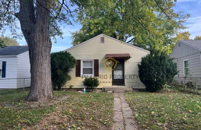 Minutes to the Indy 500 Track, 2 Bedroom, 1 Bathroom House Available NOW! photos photos
