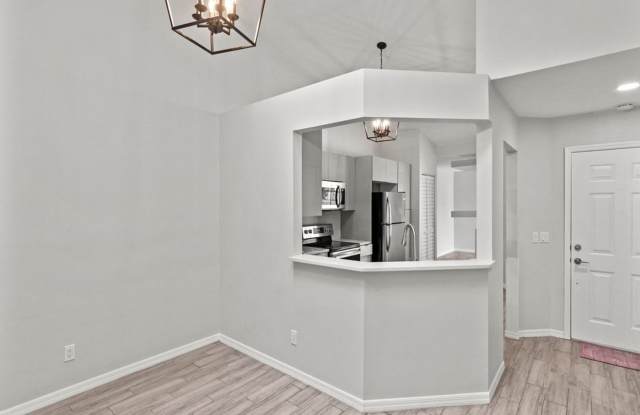 Sixty Oaks - Beautifully Remodeled Patio Home Gallery 4