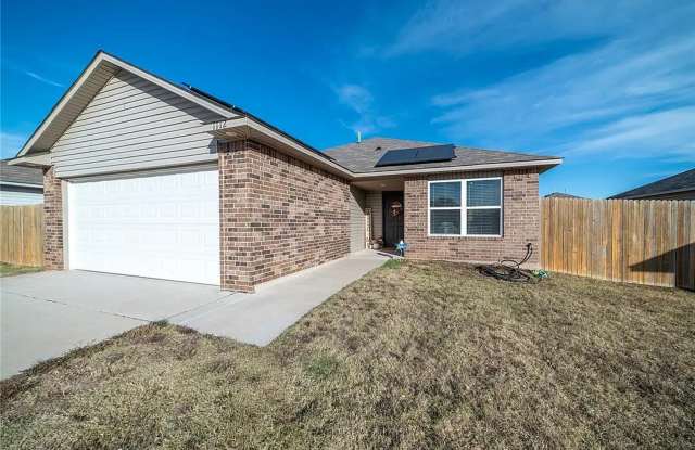 Spacious Mustang Home with Solar Panels, Fenced Yard  2-Car Garage! photos photos