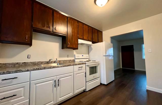 B STREET #B photos photos