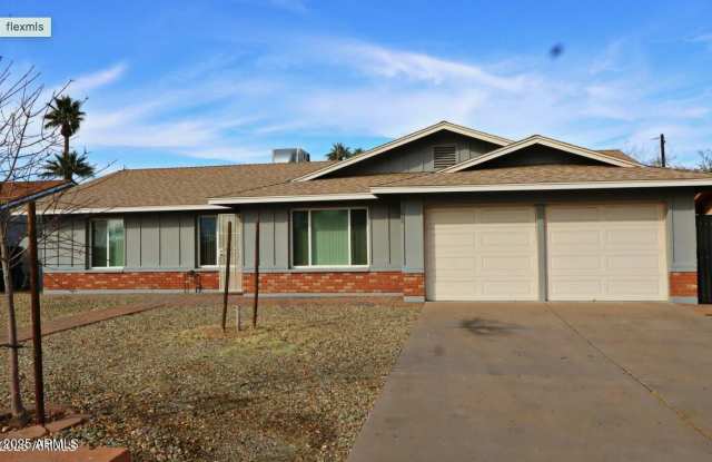 1626 W NORTHERN Avenue photos photos