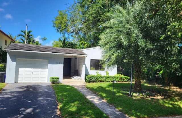 6625 Nervia St photos photos