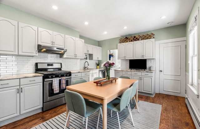 87 Condor St unit: 2 photos photos 87 Condor St unit: 2 photos photos