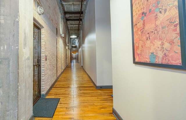 2545 S DEARBORN Street Gallery 4