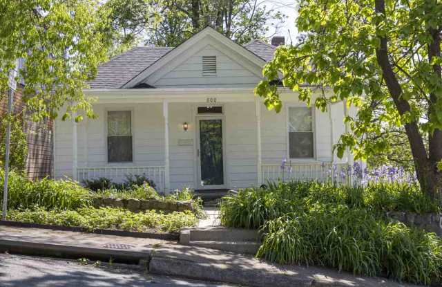 600 HINTON AVE - 600 Hinton Avenue, Charlottesville, VA 22902