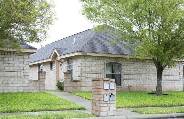 1001 South Palm Drive - 1001 South Palm Drive, Pharr, TX 78577
