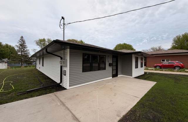 Beautifully Remodeled Zero Entry 2 Bedroom $1850 photos photos