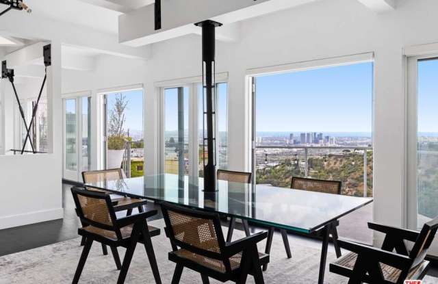 1885 Sunset Plaza Dr photos photos