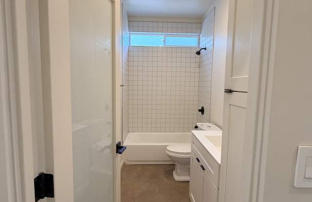 1717 W BERRIDGE LN - Rear Gallery 4