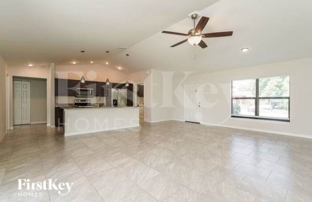 19107 Evergreen Road Gallery 3