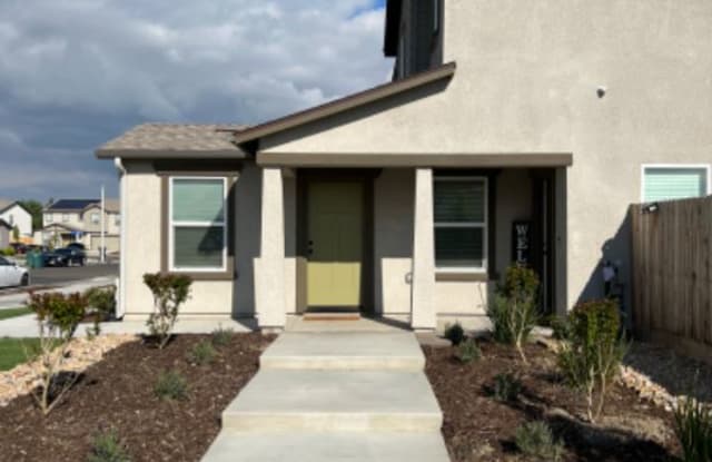 2219 Hough Ave - 2219 Hough Avenue, Tulare, CA 93274