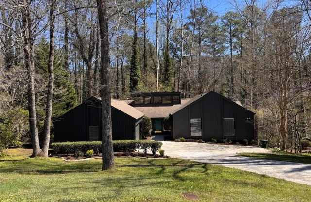 192 Kings Row NE photos photos