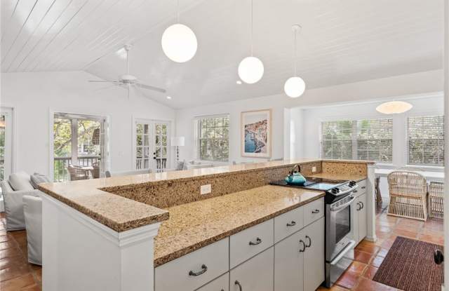 1195 Winding Oaks Circle E Gallery 2