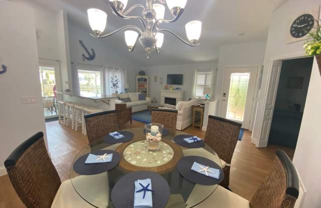 Short Term Rental - Sea Colony Gallery 3
