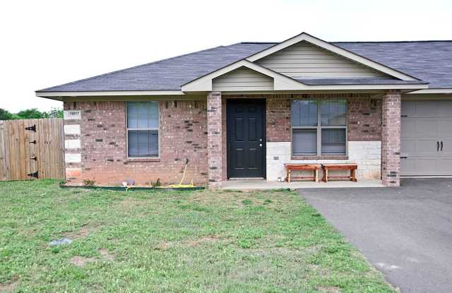 Coming Soon: 3 Bedroom Duplex for Rent in Lindale! - 16992 Sentinel Lane, Smith County, TX 75771