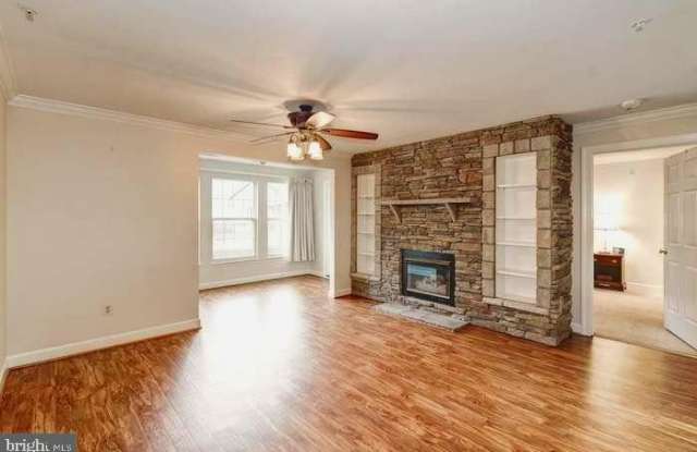 8303 BLUEBIRD WAY - 8303 Bluebird Way, Laurel Hill, VA 22079