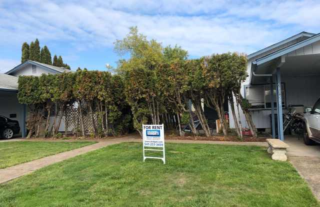 593 NW Oak Ave - 593 Northwest Oak Avenue, Corvallis, OR 97330