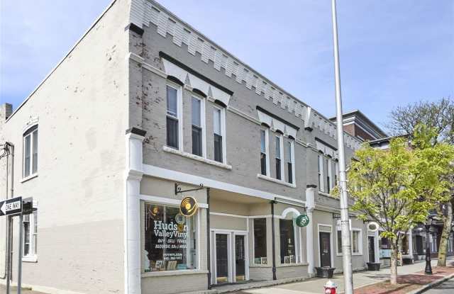 257 Main St. Gallery 1