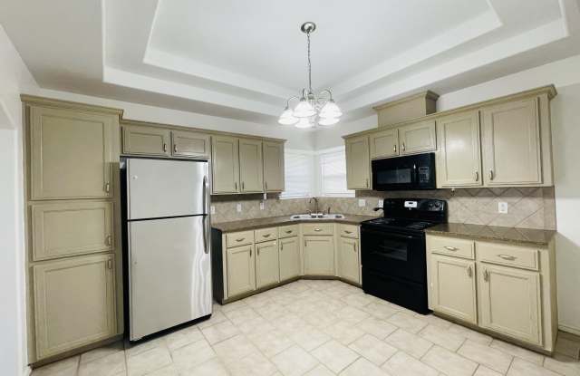 2401 Moonlight Lane - 3 Gallery 2