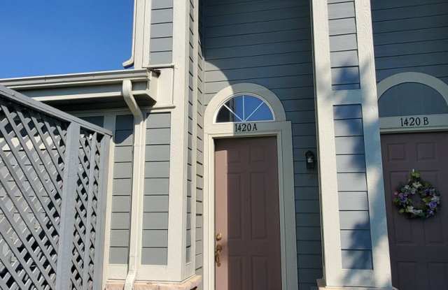 2B/2B Condo with 2 Car Garage and Tons of Space! - 1420 Whitehall Drive, Longmont, CO 80504