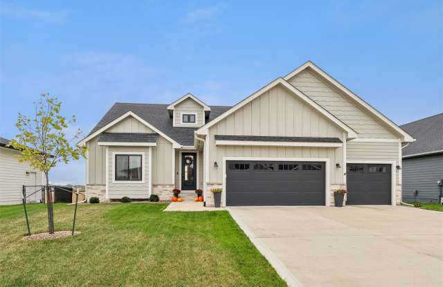 1404 NW Arbor Drive - 1404 Northwest Arbor Court, Ankeny, IA 50023