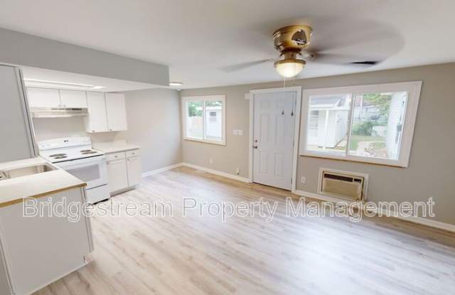 1836 Roslyn Avenue photos photos