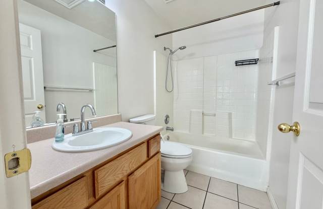 4-Bed Provo Townhome! 3.5 Baths + Near BYU + Updated Basement Gallery 4
