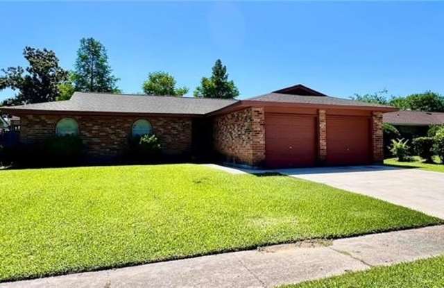 1720 GREENWOOD Drive photos photos