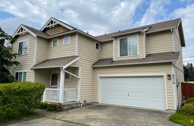 Spacious Home in Desirable Puyallup Neighborhood - 8519 160th Street Court East, Frederickson, WA 98375