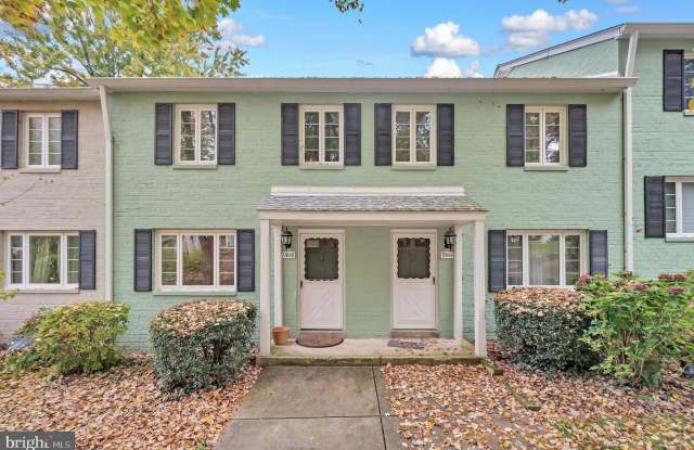 9846 HOLLOW GLEN PLACE - 9846 Hollow Glen Place, Forest Glen, MD 20910