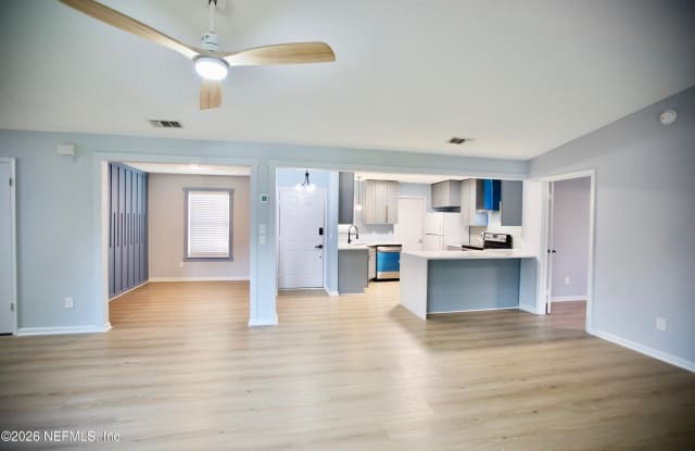 3542 SHELDRAKE Drive Gallery 4