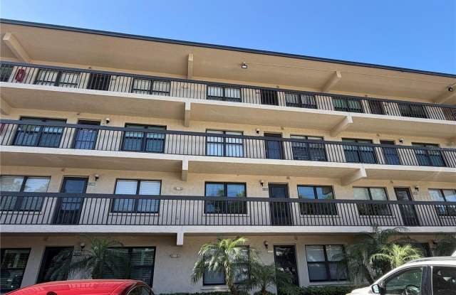 515 W 30TH Avenue Gallery 1