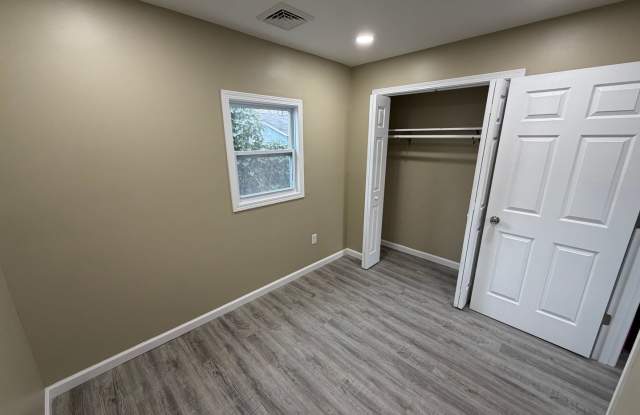 2BR 1BA Fresh Interior Remodel. photos photos