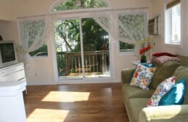 201 Cottage Gallery 2