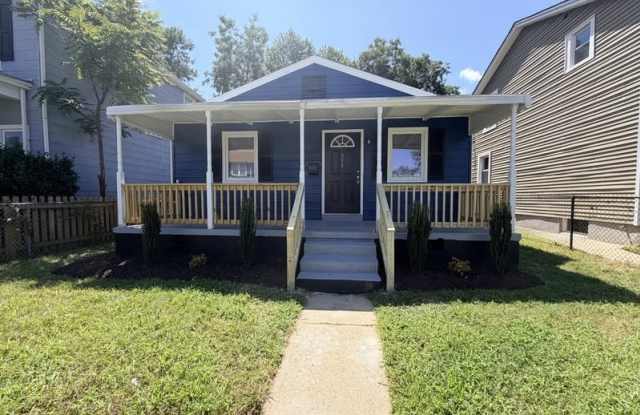 611 Hazelhurst Ave photos photos
